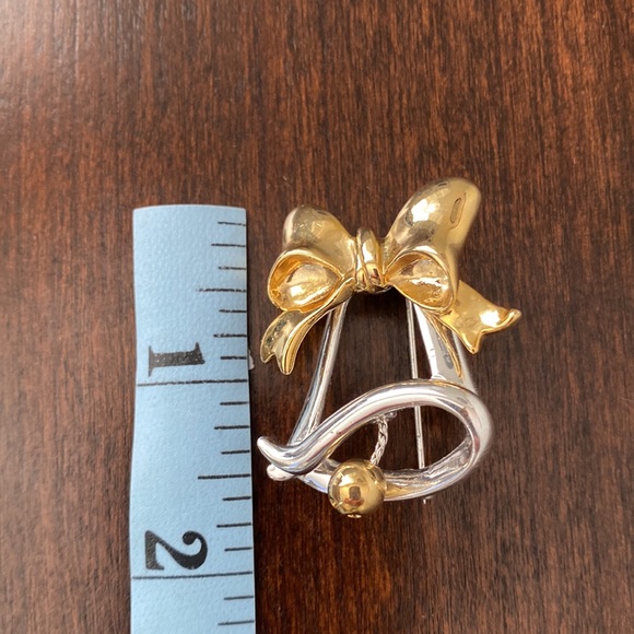 VINTAGE SilverTone and Gold Tone Bell Brooch/Pin - Picture 6 of 7